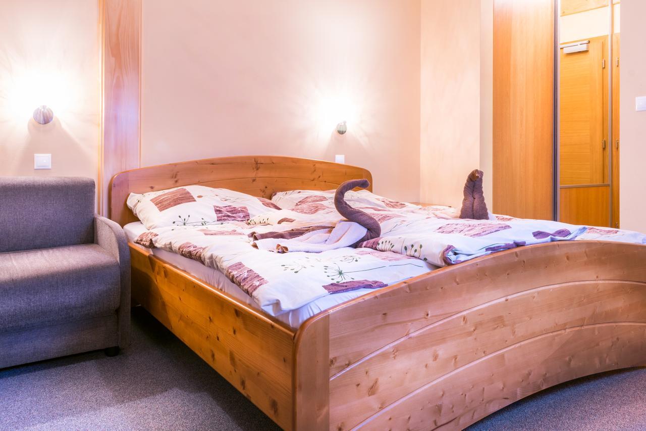 Horsky Hotel Kristina Hrustin Luaran gambar